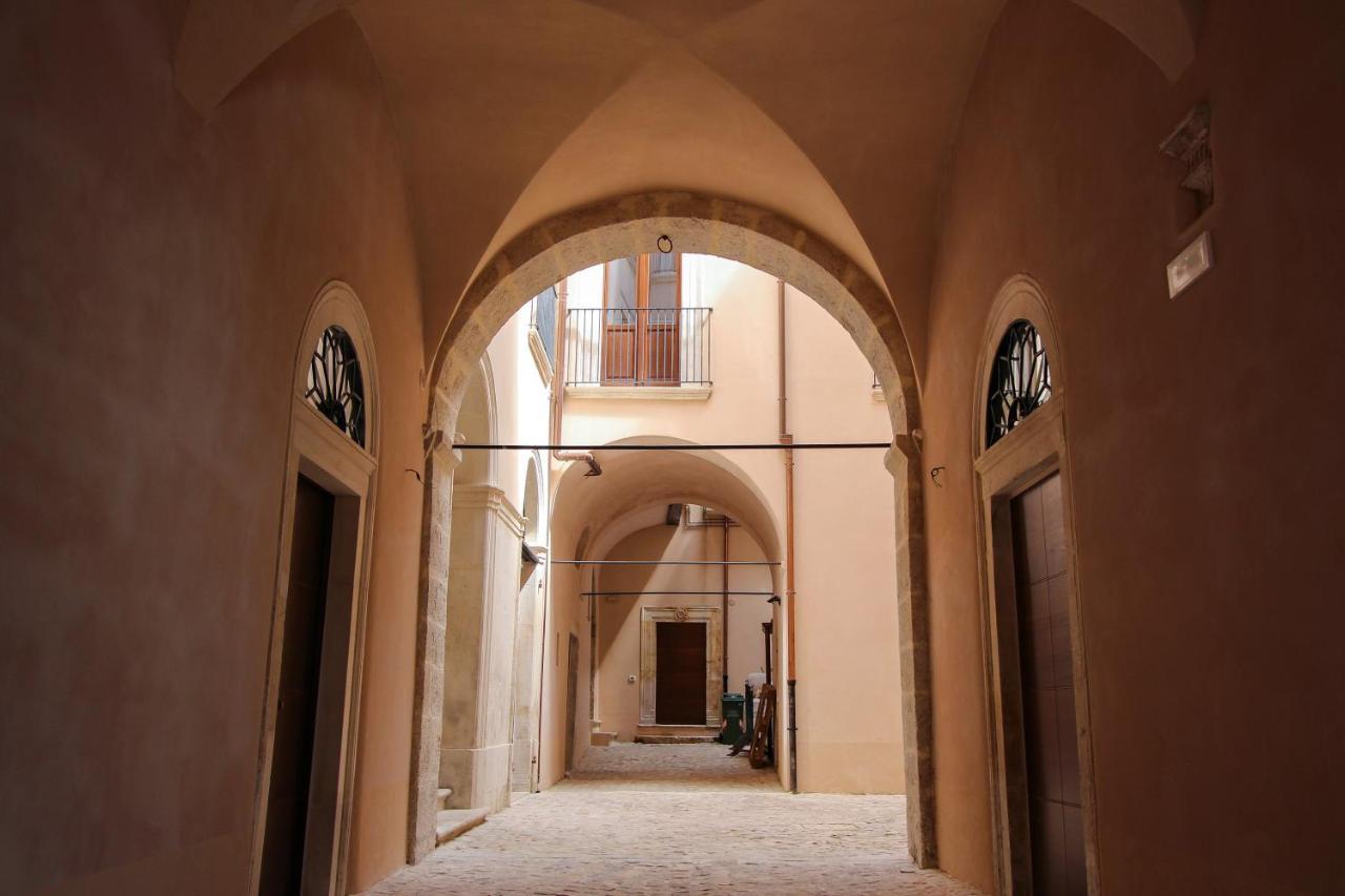 Nel Cuore Dell'Aquila Bnb Экстерьер фото